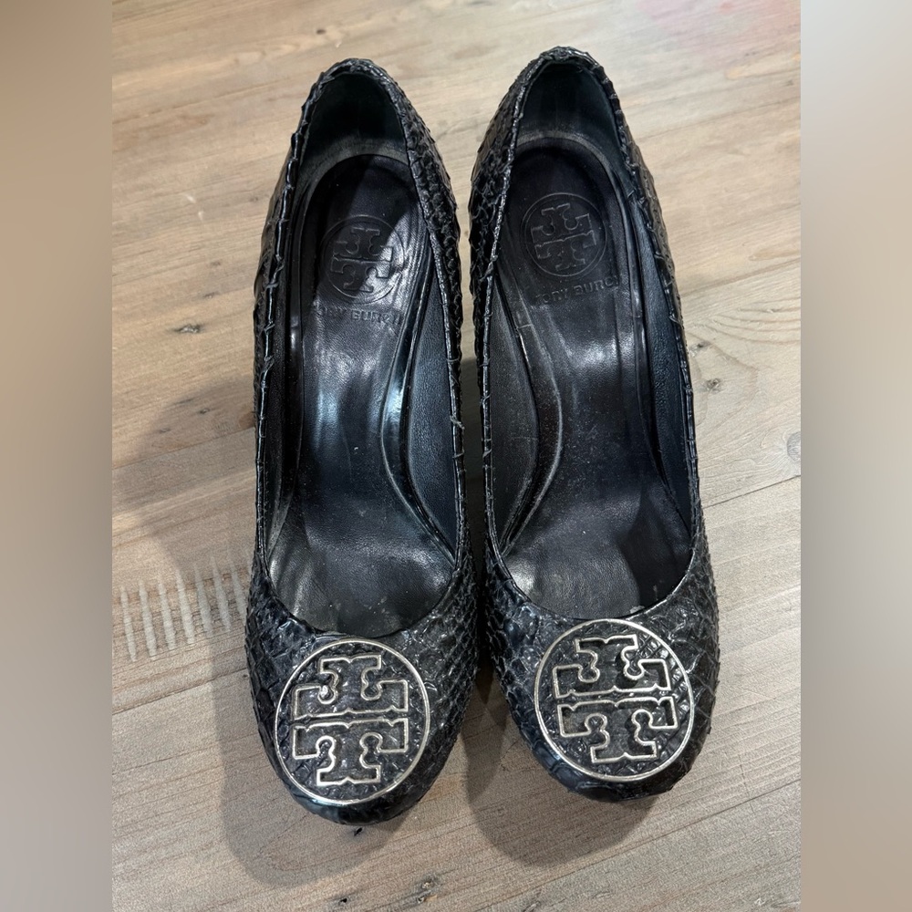 Tory Burch Black Textured Wedges with Silver Embellishment - 7 - Great condition